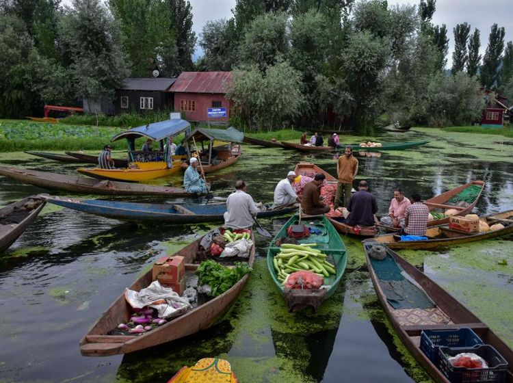 Pasar Terapung Ini Bukan di Banjarmasin, tapi di... India