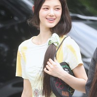 Dikatakan jika dalam penampilannya berikut Danielle mirip Barbie Hsu ketika membintangi drama Summers Desire di 2010.Foto: Dok. Twitter