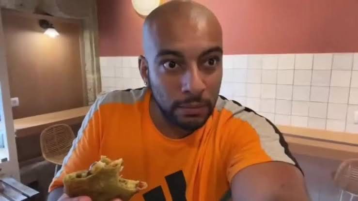 Duh! YouTuber Ini Ngamuk Gegara Disuruh Bayar Pastel Seharga Rp 34 Ribu