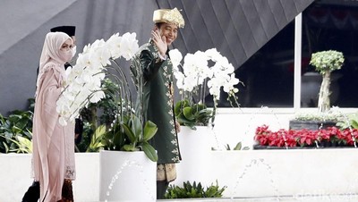 Gaya Jokowi Pakai Baju Adat Bangka Belitung di Sidang Tahunan MPR