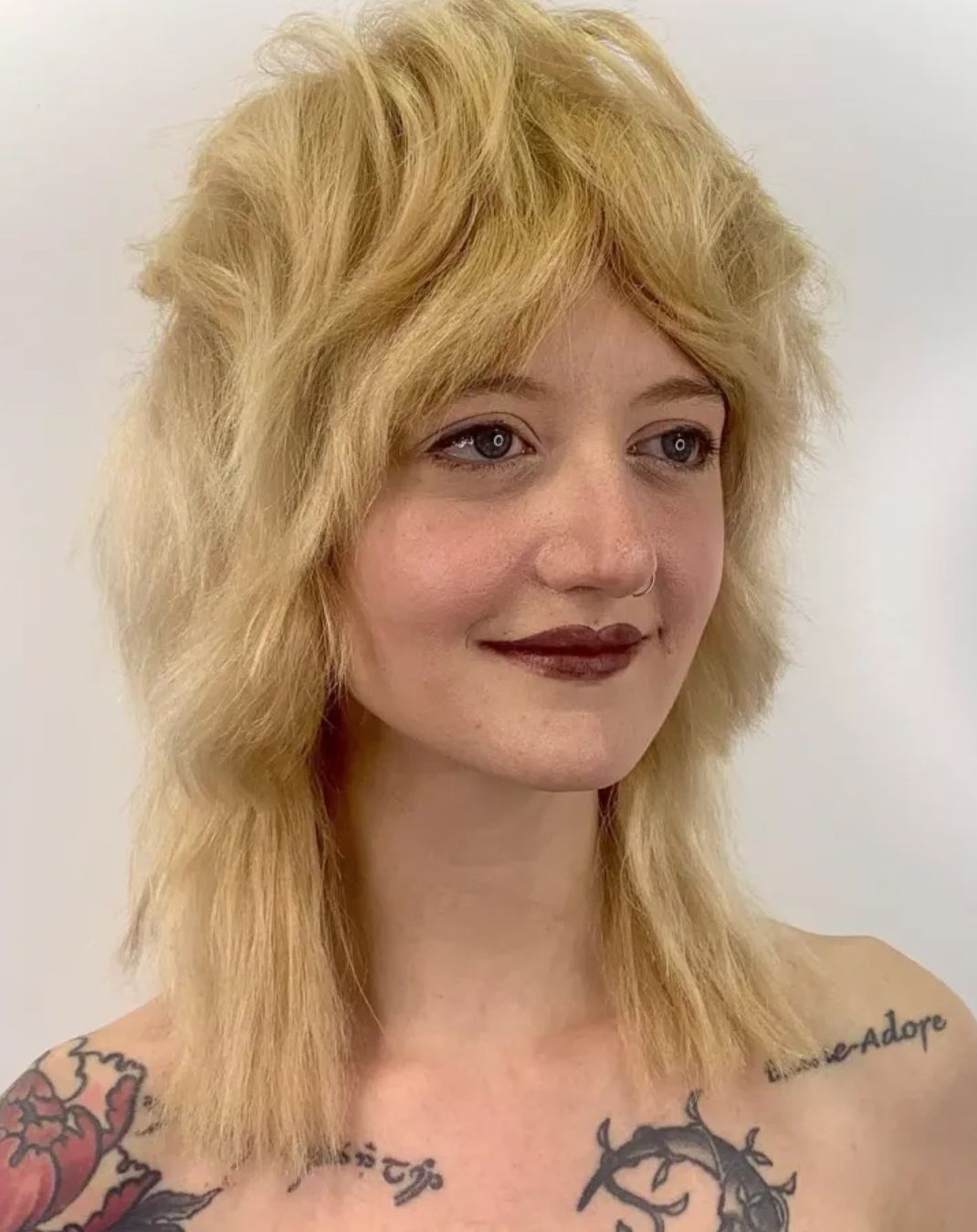 Ilustrasi gaya rambut wolf cut.