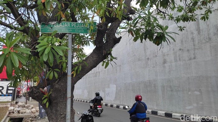 Jalan bertema kemerdekaan di Kota Bandung.