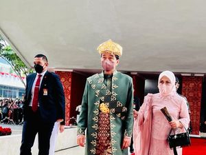 Melihat Reaksi Warga +62 untuk Baju Adat Pilihan Jokowi