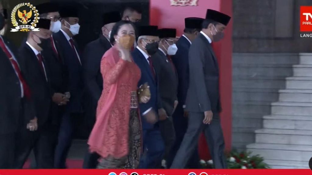 Pakai Setelan Jas, Jokowi Tiba di DPR Sampaikan Pidato RUU APBN 2023