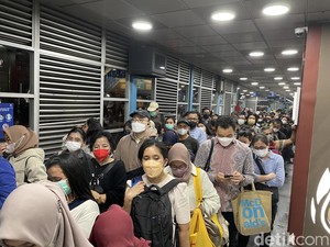 Solusi Kedai Kopi di Halte Harmoni Dicari Usai Jadi Kontroversi