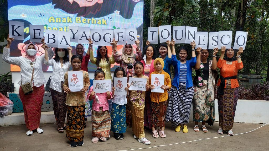 Kegiatan Gerakan Kebaya Goes To UNESCO