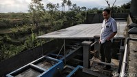 Menurut pegawai pabrik pengolah kulit di Garut, tidak banyak negara yang mau membangun pengolahan kulit karena keruwetan dari IPAL (instalasi pengolahan air limbah). Di atas Indonesia, ada Italia-Turki yang menempati posisi pertama dan kedua dalam hal pengolah kulit terbaik di dunia.