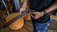 Soal harga, traveler akan mendapat harga yang sangat terjangkau jika berkunjung langsung ke Garut. Karena, jika memesan secara online akan dikenai biaya orang luar Garut dan biaya lain-lain.
