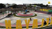 Kepala BPPW Kalsel Teuku Davis Hamid mengatakan dalam pembangunan kawasan Kelayan Barat terdapat kolaborasi dari Pemerintah Kota Banjarmasin berupa pembebasan lahan yang awalnya permukiman kumuh di bantaran Sungai Martapura dengan biaya pembebasan sekitar Rp 30 miliar dan kolaborasi dari CSR PT Propan berupa pengecatan rumah di lokasi BSPS.
