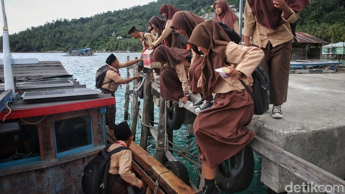Kisah Anak-anak di Anambas, Sebrangi Lautan Untuk Sekolah