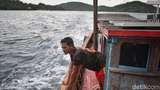 Perjuangan Guru di Tapal Batas Memerdekakan Pendidikan Anak Nelayan