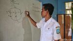 Potret Safar, Guru Sekolah Pulau Terluar RI yang Sudah Mengabdi 12 Tahun