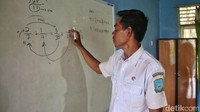 Teras BRI Kapal ini menjadi harapan bagi orang tua dan para murid sekolah dasar untuk menabung mimpi. Pasalnya, kehadiran perbankan di pulau terluar sangat terbatas sehingga ini jadi solusi membantu persiapan masa depan anak usia sekolah.  