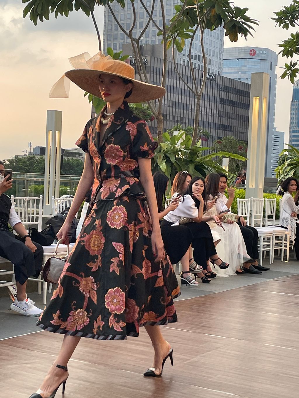 Koleksi Cruise 2023 Edward Hutabarat