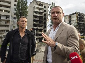 Eks Bintang Sepakbola Andriy Shevchenko Kunjungi Borodianka, Ukraina