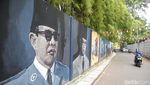 Melintas di Depan Mural Bapak Proklamator Soekarno-Hatta