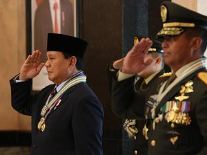 Dapat 4 Bintang Kehormatan, Prabowo Terima Kasih ke Jokowi dan TNI