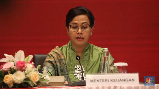 Menteri Keuangan Sri Mulyani memberi keterangan pers Nota Keuangan dan Rancangan Anggaran Pendapatan dan Belanja Negara (RAPBN) 2023 di Aula Chakti Budhi Bhakti (CBB),  Kantor Pusat Direktorat Jenderal Pajak, Jakarta, Selasa, (16/8/2022). (CNBC Indonesia/ Muhammad Sabki)