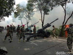 Dentuman Meriam Akan Iringi Detik-detik Proklamasi di Grahadi Surabaya