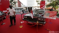 Cadillac Fleetwood Brougham merupakan mobil kepresidenan BJ Habibie.