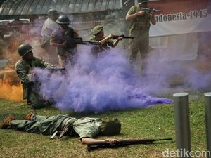 Aksi Teatrikal Ini Tunjukkan Momen Bersejarah Proklamasi Indonesia