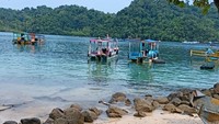 Perahu-perahu di Pantai Kondang Merak/Foto: Istimewa (dok. Sahabat Alam Indonesia)