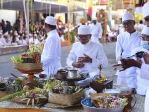 Menyaksikan Kesakralan Upacara Aci Sang Hyang Grodog di Nusa Lembongan