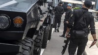 Personel gabungan diturunkan di sejumlah titik untuk mengamankan sidang yang bakal berlangsung hingga sore hari.
