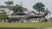 Sebuah helikopter TNI AU pun juga disiagakan.