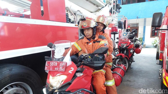 Petugas PMK Kota Surabaya