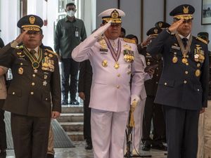Menakar Siapa Calon Panglima TNI Pilihan Jokowi