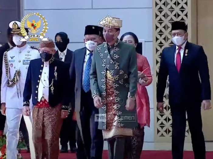 Presiden Jokowi mengenakan pakaian adat Bangka Belitung di Sidang Tahunan MPR