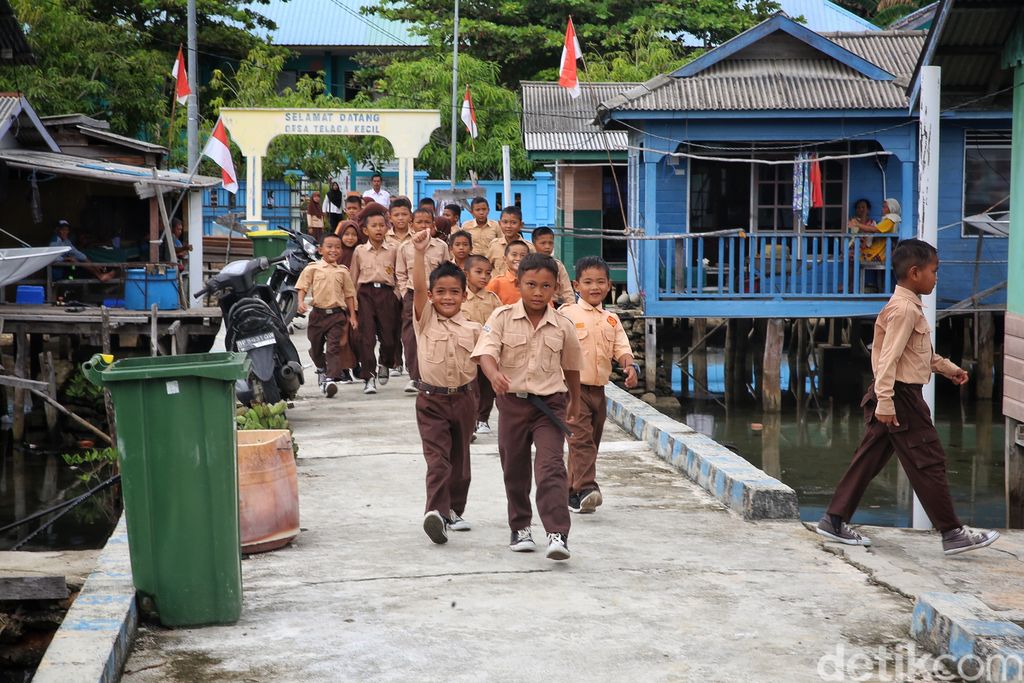 Semangat Anak-anak di Tapal Batas Menabung Untuk Masa Depan