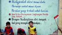 Para siswa tampak menunggu giliran untuk mengikuti lomba 17-an.