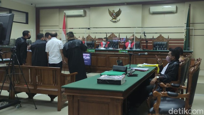 Sidang perkara suap Hakim Itong Isnaeni di Pengadilan Tipikor