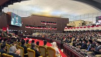 Sidang tahunan MPR 2022 digelar di Gedung Kura-kura, kompleks parlemen, Senayan, Selasa (16/8/2022). Megawati hadir mengenakan pakaian merah dan menenteng tongkatnya. (Foto: Laily Rachev - Biro Pers Sekretariat Presiden)