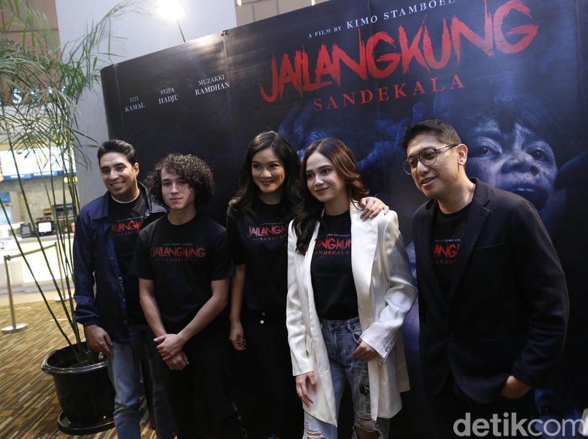 Tranniyaning onlayn pornosini tomosha qiling