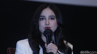 Syifa Hadju menjadi Niki, anak dari Adrian yang diperankan Dwi Sasono dan Sandra yang diperankan Titi Kamal.  oleh Foto: Noel/detikHOT