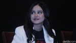 Bibir Merah Merona Syifa Hadju