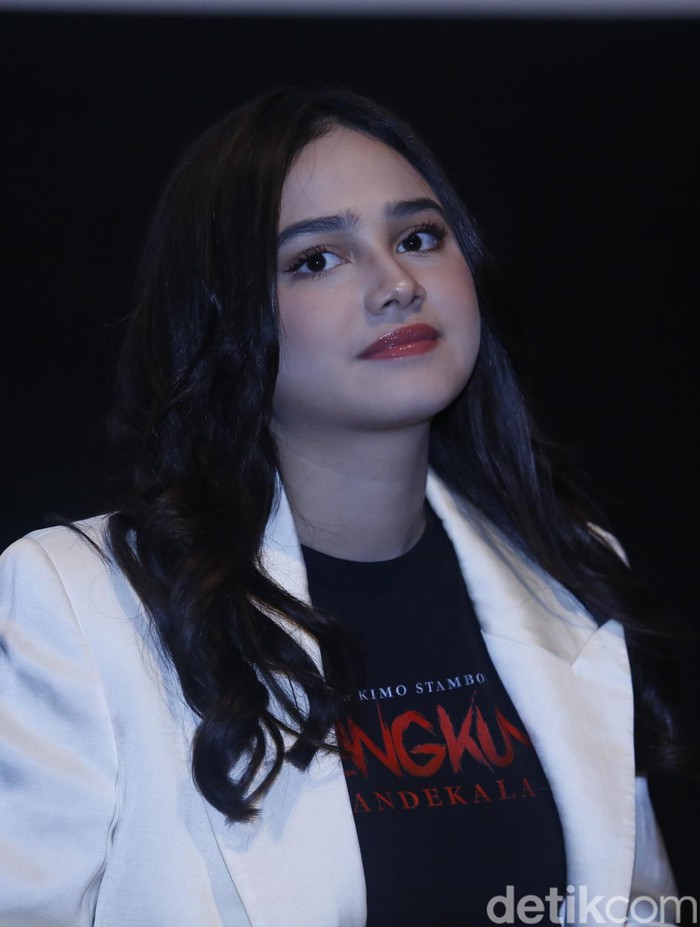 Syifa Hadju Syifa Hadju bintangi Jailangkung Sandekala.