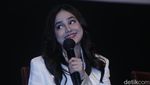 Bibir Merah Merona Syifa Hadju