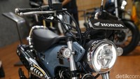 Motor mungil yang mendapat sentuhan modern ini menyapa pencinta otomotif Indonesia untuk melengkapi hobi berkendaranya.
