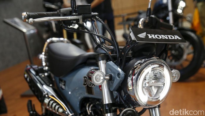 Tertarik dengan Motor Mungil Ini? Sabar, Indennya Satu Tahun Honda ST125 Dax jadi salah satu motor yang mencuri perhatian di Gaikindo Indonesia International Auto Show (GIIAS) 2022.