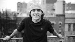 Pengakuan Tom Holland Sudah 4 Tahun Bebas dari Kecanduan Alkohol