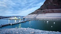 Begini waduk terbesar di Meksiko dengan air yang menyusut drastis karena kekeringan. Ribuan rumah tidak menerima air selama berminggu-minggu akibat kekeringan hebat tersebut.