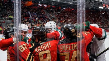 Peraih Silver di kategori Ice Hockey diraih Ilnar Tukhbatov Foto: World Sports Photography Awards