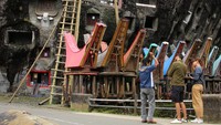 Sementara proses pengerjaan kuburan batu tersebut memakan waktu sekitar enam bulan hingga satu tahun.