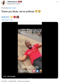 Di akun Twitter miliknya, Elon Musk bikin heboh dengan berkicau membeli klub sepakbola Manchester United. Namun tak lama berselang, ia mengklarifikasinya bahwa itu sebuah kelakar saja.