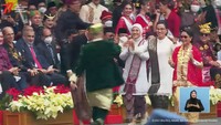 Sederet Menteri Kabinet Indonesia Maju asyik joget dalam rangkaian acara upacara peringatan HUT RI di Istana Merdeka. Salah satunya Menteri Keuangan Sri Mulyani Indrawati, Rabu, (17/8/2022).