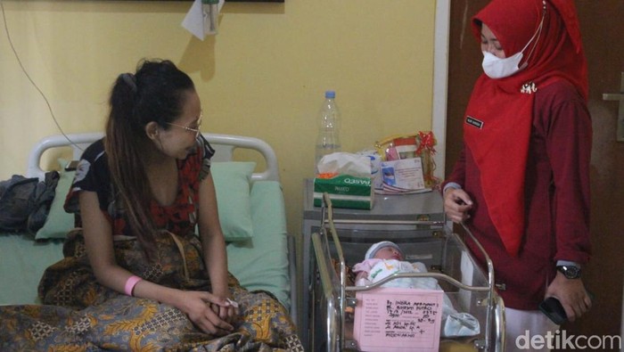 Ibu di Jombang melahirkan saat HUT ke-77 RI